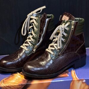 De Luxo Leather Boots